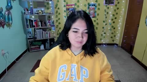 Mia  Wednesday to Sunday 730 am to 1030 am Colombian Hour D online show from 13, 1, 2025