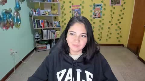 Mia  Wednesday to Sunday 730 am to 1030 am Colombian Hour D online show from 27, 1, 2025