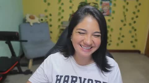 Mia  Wednesday to Sunday 730 am to 1030 am Colombian Hour D online show from 19, 12, 2025