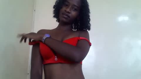 Snapshot of littlesandie chatting on 7, 1, 2025 littlesandie online show from 7, 1, 2025