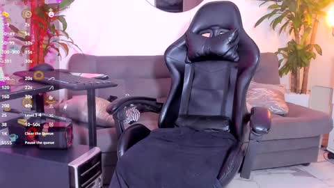 LITTLE SEXY RUBY online show from 9, 1, 2025