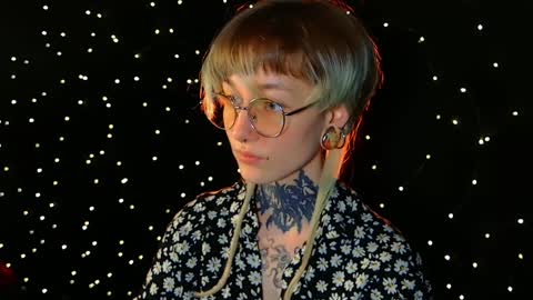 Niki  free tg channel with some photos gifs and info about streams  online show from 21, 12, 2024