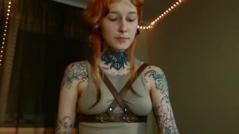 Niki  free tg channel with some photos gifs and info about streams  online show from 22, 2, 2025