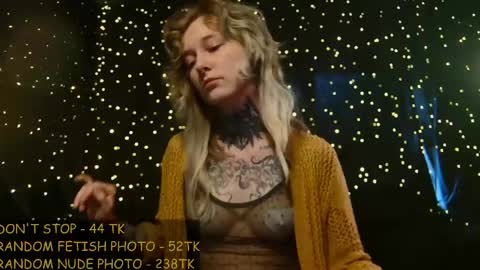 Snapshot of littlespacemouse chatting on 19, 5, 2026 Niki free tg channel with some photos gifs and info about streams online show from 19, 5, 2026