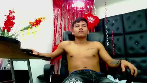littletommy01 online show from 16, 2, 2025