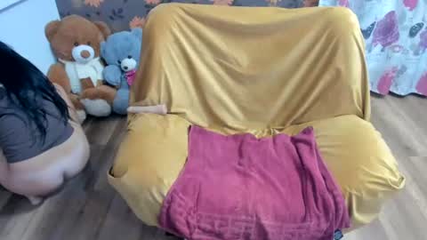 Snapshot of littlexbunnyx chatting on 17, 7, 2026 HELLEN online show from 17, 7, 2026