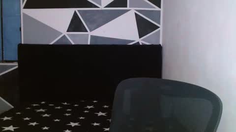 Snapshot of littlextrem chatting on 6, 1, 2025 Eros online show from 6, 1, 2025