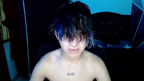 Snapshot of littlextrem chatting on 12, 10, 2025 Eros online show from 12, 10, 2025