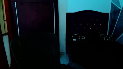 Snapshot of littlextrem chatting on 3, 12, 2025 Eros online show from 3, 12, 2025