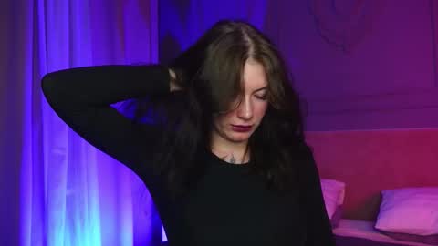 Snapshot of liv_fay chatting on 13, 11, 2025 Liv 3 online show from 13, 11, 2025