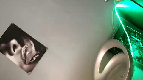 Snapshot of live_in_lover28 chatting on 19, 10, 2025 Tasha Carter online show from 19, 10, 2025