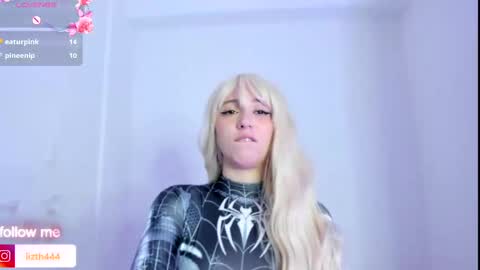 Snapshot of livemakio chatting on 28, 12, 2024 Liz online show from 28, 12, 2024