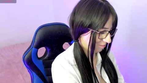 Snapshot of livemakio chatting on 20, 10, 2025 Liz online show from 20, 10, 2025