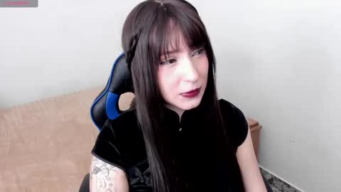 Snapshot of livemakio chatting on 21, 10, 2025 Liz online show from 21, 10, 2025