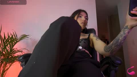 Emily  R online show from 27, 9, 2025