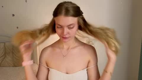 livia_hot online show from 25, 4, 2026