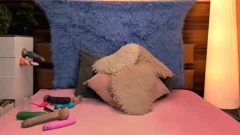 Livia and Lucy D online show from 12, 2, 2026