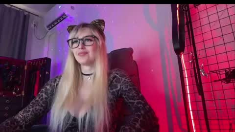 Snapshot of liya_ray chatting on 5, 5, 2026 Liya Ray online show from 5, 5, 2026