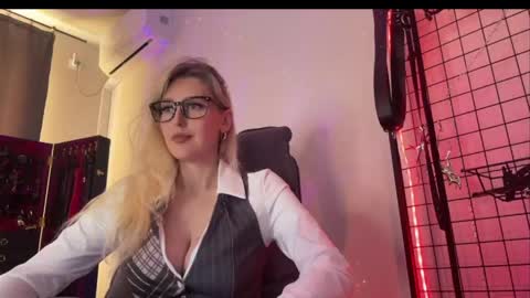 Snapshot of liya_ray chatting on 7, 5, 2026 Liya Ray online show from 7, 5, 2026