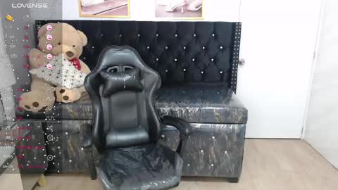 Snapshot of liz25_b chatting on 1, 3, 2025 Liz online show from 1, 3, 2025