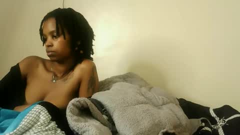 Snapshot of liz_lovie chatting on 10, 5, 2026 liz_lovie online show from 10, 5, 2026