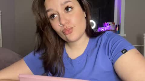 lizamartina online show from 5, 11, 2025