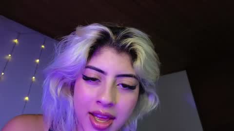 Lizeth online show from 5, 2, 2025