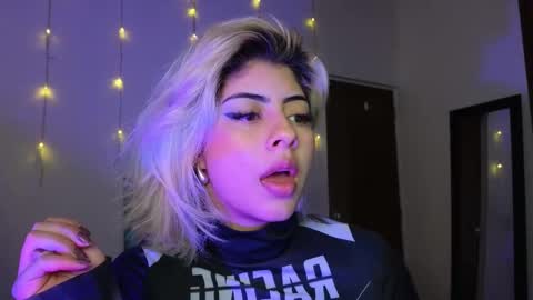 Lizeth online show from 11, 2, 2025