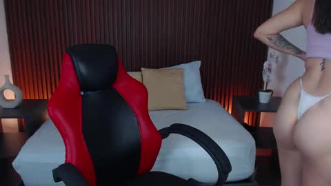 Snapshot of lizowenn_ chatting on 8, 1, 2025 LIZETH online show from 8, 1, 2025