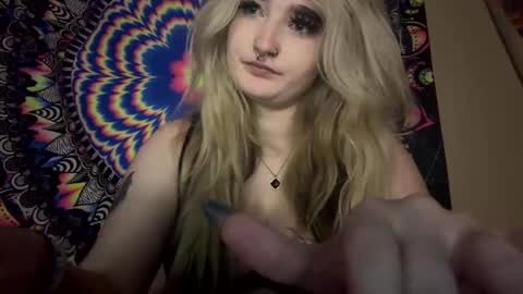 Lizz  online show from 4, 3, 2025