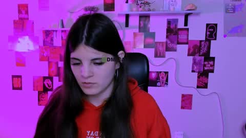 lizzie_boom online show from 2, 4, 2026