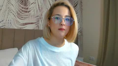 Snapshot of lizzysin chatting on 16, 4, 2026 lizzysin online show from 16, 4, 2026