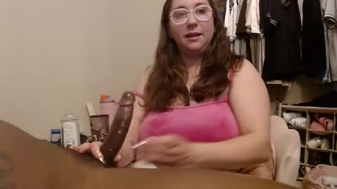 Snapshot of llena_de_lechee chatting on 2, 2, 2026 llena_de_lechee online show from 2, 2, 2026