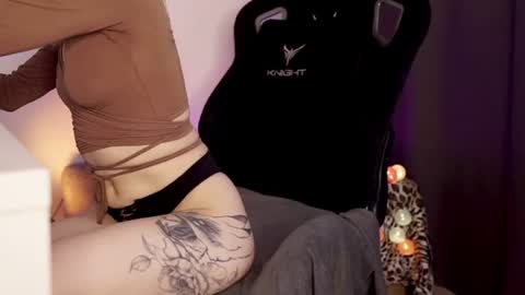 Mila online show from 14, 6, 2026