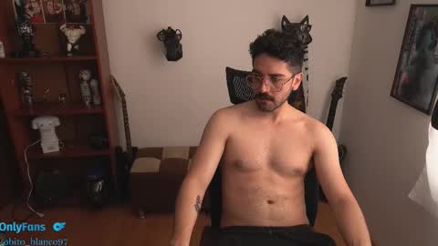 Snapshot of lobito_blanco97 chatting on 24, 10, 2025 Lobito blanco Thefckingwolf main account online show from 24, 10, 2025