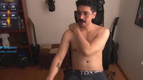 Snapshot of lobito_blanco97 chatting on 5, 11, 2025 Lobito blanco Thefckingwolf main account online show from 5, 11, 2025