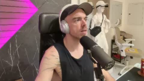 logan__kelly online show from 31, 7, 2026