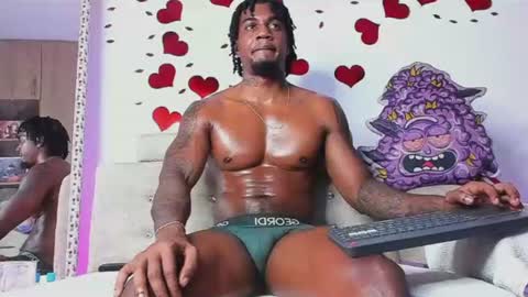 Snapshot of logan_drakex chatting on 6, 7, 2026 LOGAN DRAKE online show from 6, 7, 2026