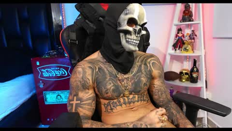 logan_hugh8 online show from 19, 12, 2024