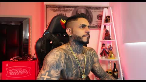 logan_hugh8 online show from 27, 12, 2024