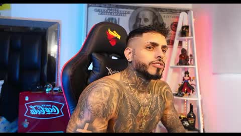 logan_hugh8 online show from 20, 2, 2025