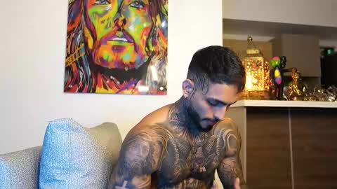 logan_hugh8 online show from 15, 9, 2025