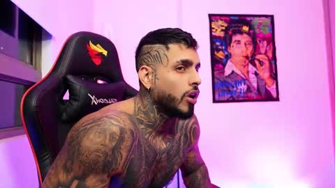 logan_hugh8 online show from 16, 10, 2025