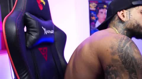 logan_hugh8 online show from 16, 12, 2025