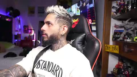 logan_hugh8 online show from 20, 3, 2026