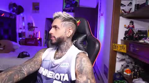 logan_hugh8 online show from 27, 3, 2026