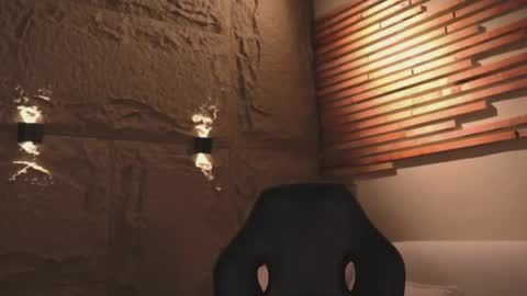 logan_varela online show from 5, 3, 2025