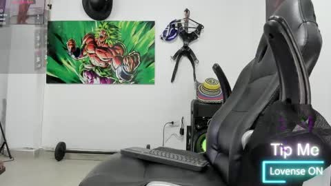 LOGAN WHITTERS online show from 27, 4, 2026