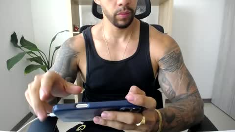 Snapshot of loganhod chatting on 1, 6, 2026 Logan Wolfp online show from 1, 6, 2026