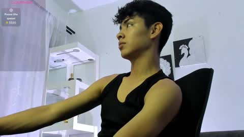 Snapshot of logantwink18 chatting on 10, 9, 2025 logantwink18 online show from 10, 9, 2025